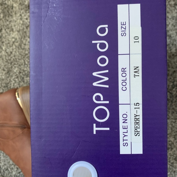 SOLD TOP Moda Boots - Picture 2 of 3